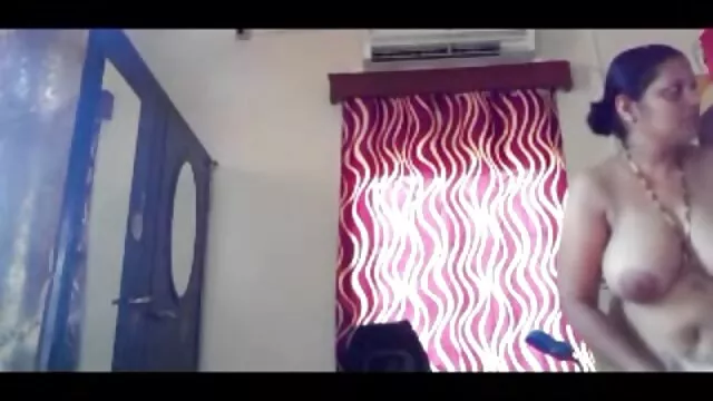وقتی م belمنی از مادر فیلم سکس سوپر رایگان سرک می کشد و بازی می کند!