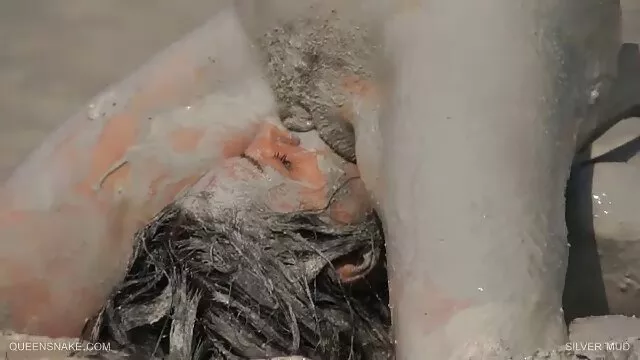 کارلی گری لباس های خود را برای ماساژ لزبین از دست دانلود رایگان فیلم سوپر داستانی داد!