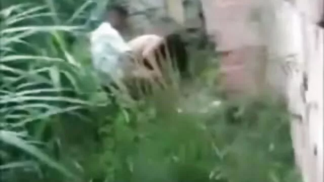 کیارا کول ، نوجوان بور و کوچک و ستاره رایلی رالی ، برادر ناتنی خود را به دانلود رایگان فیلم سوپ اشتراک می گذارند